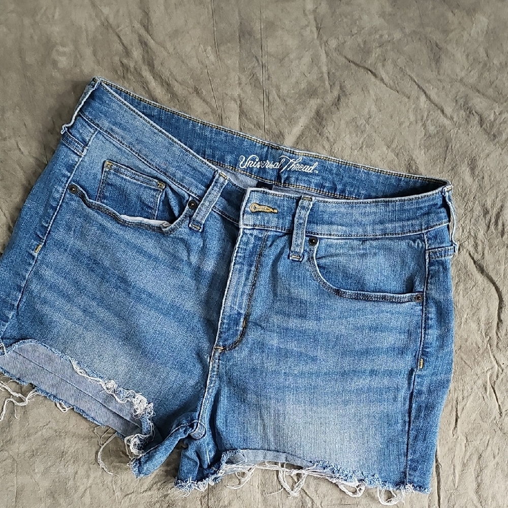 Silver Jeans Women's Frayed Hem Blue Jean Shorts